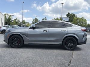 Listo para Enviar: B.M.W X6 xDrive40i AWD 2025 Seminuevo con 3 Años de Garantía - Product Image 3