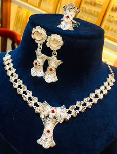 Ensemble de mode vintage en or 24 carats Fabricant indien Bijoux en cuivre comprenant des peignes de collier USA France-Anniversaire d'argent - Product Image 6