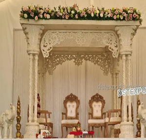 Meilleur Mandap de mariage en fibre aspect bois, style rustique, à trois piliers, magnifique Mandap de mariage hindou Maharani, Londres - Product Image 1
