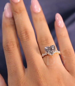 Style ethnique 1.0 2.0 CT en forme de coeur Moissanite bague en diamant cinq pierres fiançailles mariage anniversaire cadeau proposer sa bague - Product Image 3