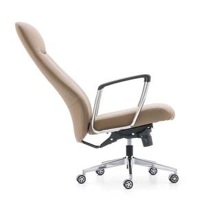 Elegante Sedia da Ufficio Ergonomica con Schienale Alto in Ecopelle e Finiture Cromate - Product Image 1