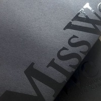 Enveloppes en papier noir de luxe personnalisées, vernis UV spot, impression de logo, emballage personnalisé pour cartes d'invitation professionnelles