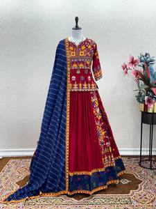 Navratri Lehenga con rayón puro y trabajo Gamthi intrincadamente bordado - Product Image 5