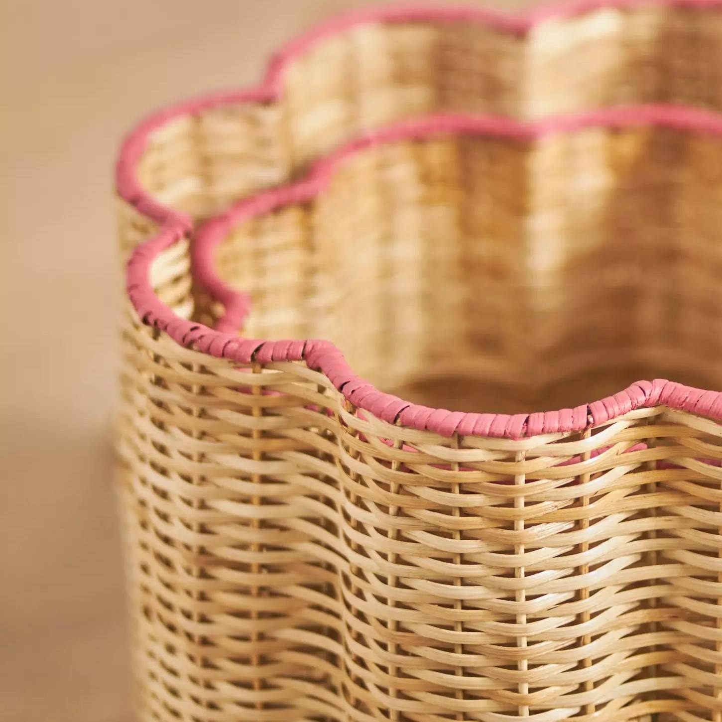 ธรรมชาติกับขอบสีชมพู