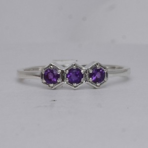 Vente en gros d'anneaux en argent sterling 925 avec trois pierres d'améthyste, pierres précieuses taillées naturellement, style bohème, look incroyable, bijoux de mode en vrac - Product Image 3