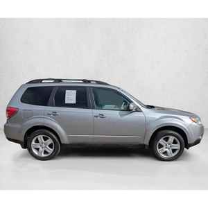 SUV confiable de S-ubaru Forester usado de alto rendimiento, conducción suave y perfecto para la familia y la aventura - Product Image 1