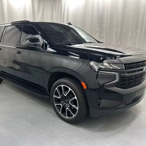 2024 Sub urban RST 4WD Moteur à essence 355 hp 5.3L V8 Transmission automatique - Product Image 1