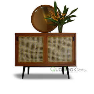 Aparador de Salón Hecho a Mano en Oferta, Duradero, de Ratán y Madera de Teca, 2 Puertas, Mueble de Almacenamiento Minimalista, Fácil de Limpiar - Product Image 1
