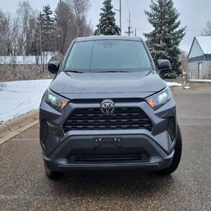 EXCELENTE ESTADO Toyota RAV4 LE 2022 - Product Image 1