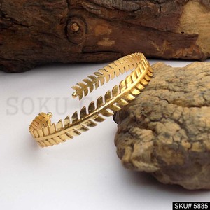 Diseño de hoja de declaración hecho a mano de diseñador chapado en oro de puño y brazalete SKU5885 - Product Image 3