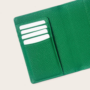 ที่ใส่หนังสือเดินทางหนังพรีเมี่ยมมีสไตล์ที่ป้องกันด้วย RFID ทนทาน & พร้อมเป็นของขวัญที่สมบูรณ์แบบสำหรับนักเดินทางและผู้นำเดินทาง - Product Image 4