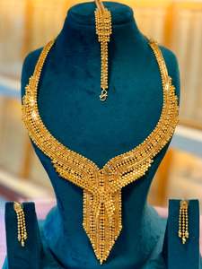 24K Plaqué Or Vintage Dubai Fashion Jewelry Set Comprend Collier Boucles D'oreilles Bracelets Peignes Cuivre Matériel Diamant Allemagne - Product Image 2