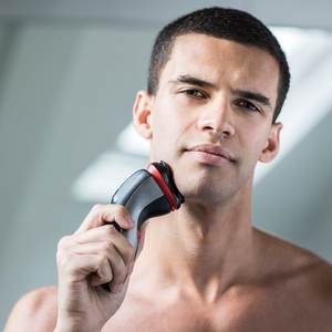 Recortadora Eléctrica Húmeda y Seca con Indicador LED, Cuchillas de Acero, Inalámbrica, 40 min de Autonomía, Resistente al Agua IPX7, Afeitadora Corporal y Facial - Product Image 4