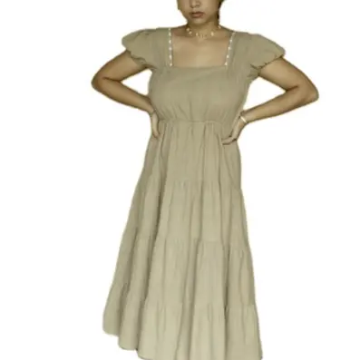 गर्मियों में महिलाओं के थोक मूल्य वर्ग गर्दन लाइन कशीदाकारी लघु आस्तीन टखने की लंबाई बहु स्तरीय लंबी मैक्सी पोशाक