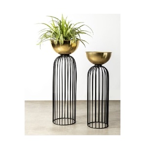Jardinière en métal avec support, fabriquée à la main et avec revêtement en poudre, pour la décoration intérieure et extérieure, prix de gros en provenance d'Inde - Product Image 1