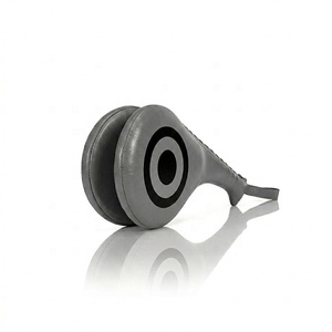 Cible de frappe en cuir de vachette durable avec logo personnalisé de haute qualité pour l'entraînement de boxe, Muay Thai et MMA - Product Image 6