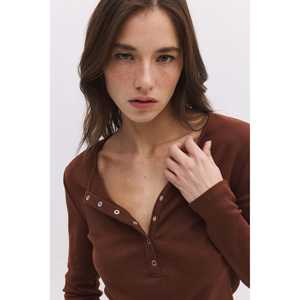 Blusa Casual de Manga Larga con Cuello Redondo, Logotipo Frontal y Mangas Tipo Capa - Product Image 6