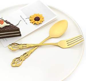 Collection or moderne scintillante sophistication avec une touche de brillance - Product Image 1