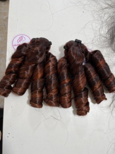 Meilleure qualité 100% paquets de couleur de cheveux humains bruts vierges paquet de cheveux crus du Vietnam en vrac extension de cheveux humains bouclés couleur Ombre - Product Image 3