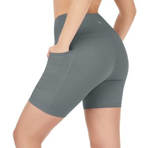 Pantalones cortos de motociclista para mujer con bolsillos-Pantalones cortos de yoga para mujer Regular y de talla grande para gimnasio y yoga - Product Image 1