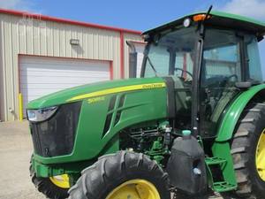 2018 JOHNN 5085E | Usado y Buen Cultivo JOHN DEER. Tractor en venta - Product Image 2