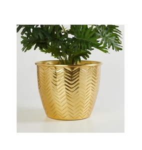 Top qualité Pot de fleur décor de jardin Simple conception unie en laiton fleur Vase Table article décoratif couleur or en gros à la main - Product Image 4