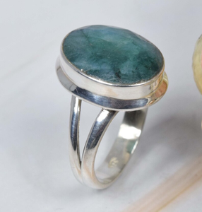 Handmade 925 Sterling <b>Silver</b> <b>Ring</b> with Green <b>Emerald</b> Gemstone Elegant Oval Shape Fashion Jewelry for Wedding or Christmas Gift - Product Image 2