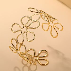 Brazaletes de latón hechos a mano de tamaño personalizable de la mejor calidad, diseño de amantes de tendencia para regalo - Product Image 3