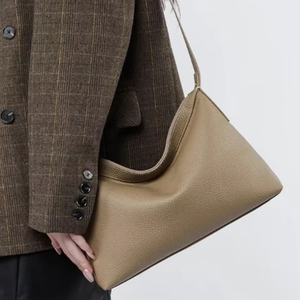 Sacs à main fourre-tout décontractés en cuir véritable de haute qualité pour femmes Design tendance Logo personnalisé disponible en gros - Product Image 1