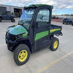 Tracteur agricole multifonctionnel compact 2023 John Deere XUV835R Gator 4x4 Véhicule utilitaire - Product Image 3