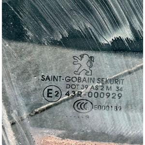 Finestra Anteriore Destra con Luce Integrata per Peugeot 3008 Serie (09>16) - Product Image 2