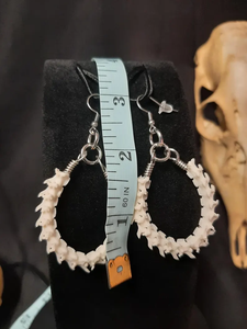 Boucles d'oreilles en os fabriquées à la main Bijoux uniques, élégants et écologiques pour toutes les occasions par Crescent Crafts - Product Image 2