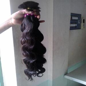 Vente en gros d'extensions de cheveux humains ondulés indiens vierges 100% | Paquets de tissage de cheveux humains Remy non transformés en vrac - Product Image 1