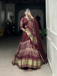 Hermoso Lehenga choli Con Impresión Digital Con Lagadi Patta - Product Image 4
