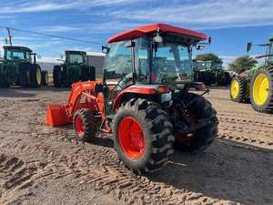 Tractor L5460HSTC 2023 - Tractor Utilitario Compacto de Alta Potencia con Cabina y Transmisión HST Plus - Product Image 3