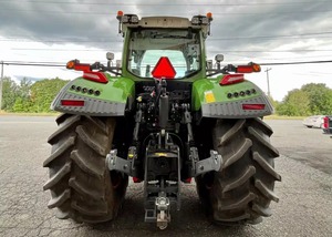 Fendt 724 Vario Tractor con cargador Equipo agrícola a la venta - Product Image 2