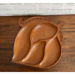 Plateau de fruits et de nourriture en bois pur pour décoration de mariage Plateau à 4 cloisons pour la maison et les ustensiles de cuisine - Product Image 1