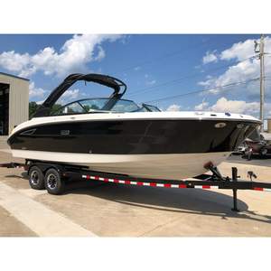 Bateau de travail et de divertissement de luxe Sea Ray SDX 270 2025 – Coque en fibre de verre, acier et aluminium pour le transport et le travail - Product Image 2