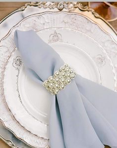 Rond de serviette en perles Rond de serviette fait à la main Décor de table élégant pour les mariages et les vacances de Noël pour les occasions spéciales - Product Image 2