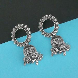 Tip Top Fashions Boucles d'oreilles en pierre autrichienne plaquées argent 1315348 Jhumki - Product Image 1