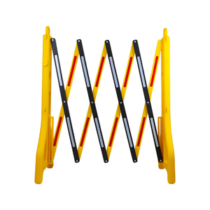 Barriera Stradale Estensibile Portatile Cancello di Sicurezza Mobile per Esterni Barricata Retrattile in Plastica Riempibile con Acqua - Product Image 1