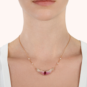 Collar con Colgante de Alas, Chapado en Oro de 18K, con Rubíes Marquise y Zafiros Rosas, Joyería Clásica para Mujer, Ideal para Fiestas - Product Image 3
