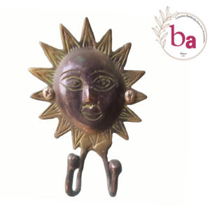 Colgador de ganchos para abrigos y sombreros hechos a mano de latón antiguo con diseño de hierro fundido de boca solar - Product Image 1