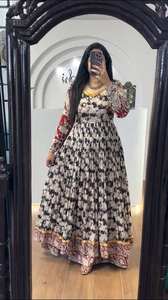 El último vestido Anarkali DE TRABAJO estampado de algodón de rayón puro de diseñador por FabZone - Product Image 4