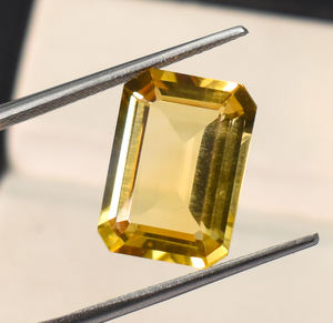 Citrine naturelle taille émeraude 14x10x5 mm 5,74 carats - Product Image 5