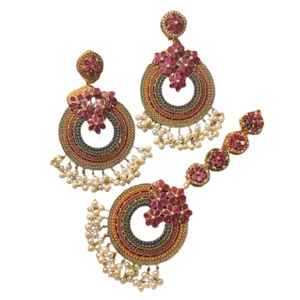 Boucles d'oreilles de mariage traditionnelles, ensembles de bijoux fantaisie, boucles d'oreilles Jhumki faites à la main pour femmes, bijoux fantaisie à vendre - Product Image 1