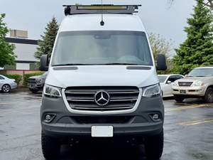 Sprinter 2500 Tiffin Cahaba 4x4 2020, Conversión a Camper, Tracción en las 4 Ruedas, Diferencial Central Bloqueable, ~1,300 Millas - Product Image 4