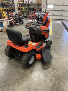 Tractor cortacésped Husqvarna YTH22V46 de 22HP usado, económico y asequible, en venta. Proveedor de cortacéspedes para jardín con envío inmediato. - Product Image 5