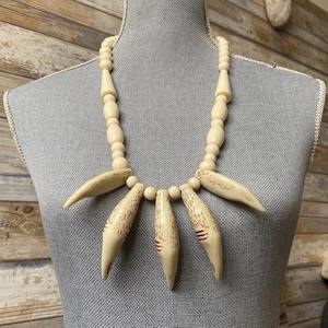 Collar con Colgante de Cristal de Resina Hecho a Mano para Mujer, Collar con Colgante Elegante de Diseño Artesanal de Primera Calidad, Joyería de Moda - Product Image 3