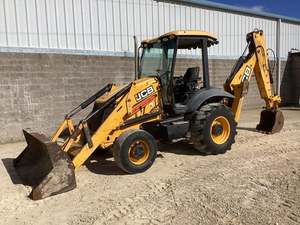 Cargadora de Ruedas JCB-3CX 4x4 Usada con Tractor y Retroexcavadora, Capacidad de 15 Toneladas, Motor y Caja de Cambios Caterpillar, en Venta a Nivel Mundial - Product Image 6